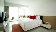 02 b-lay-tong-phuket-Deluxe-Rooms.jpg